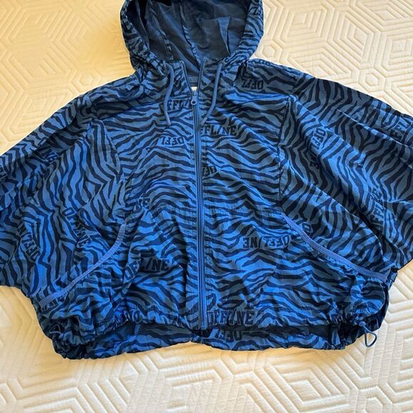 OFFLINE By Aerie Nylon Full Zip - Picture 4 of 7